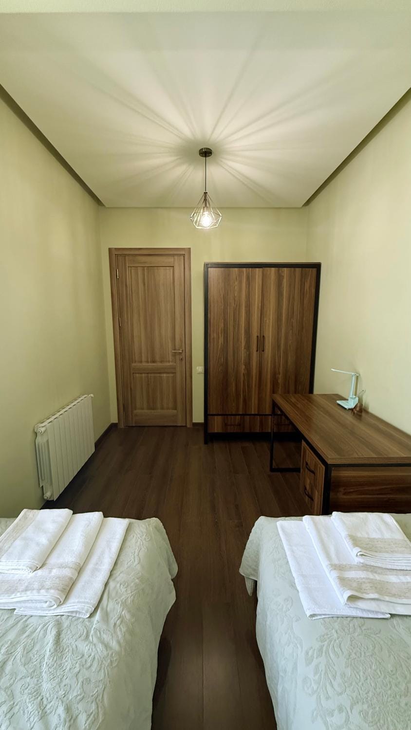 Bed, Photo of the whole room, Bedroom, internet, wardrobe