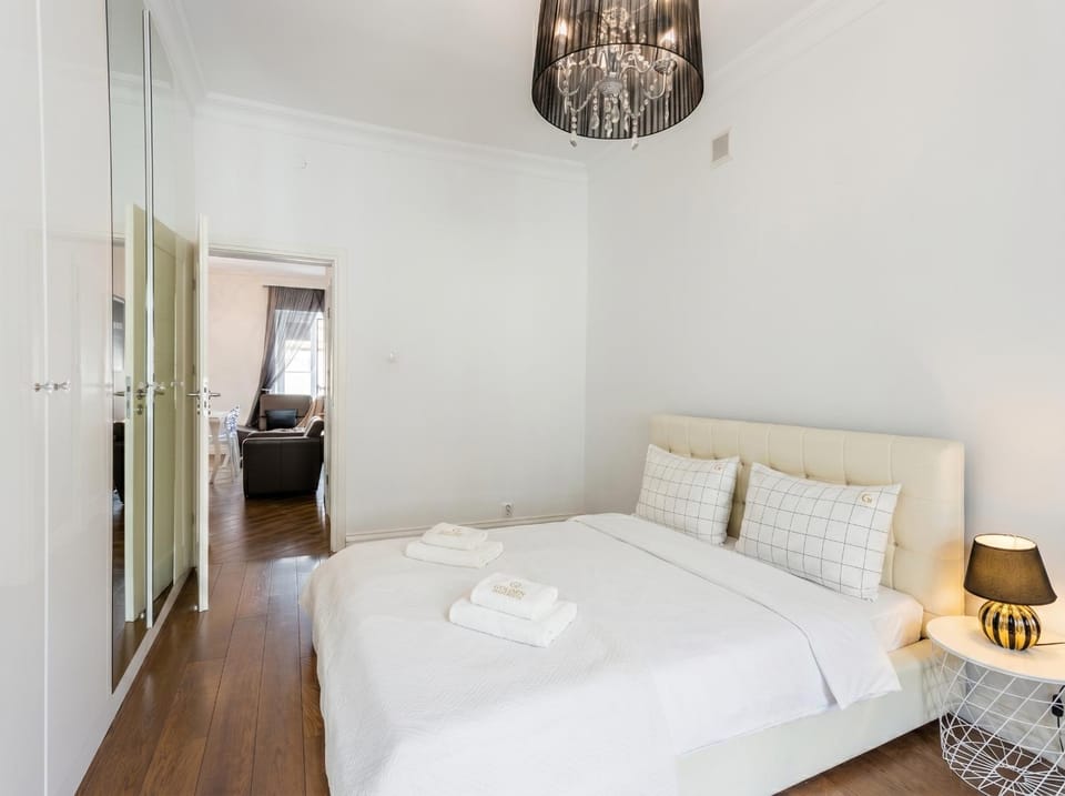 Bed, Photo of the whole room, Bedroom, towels, wardrobe