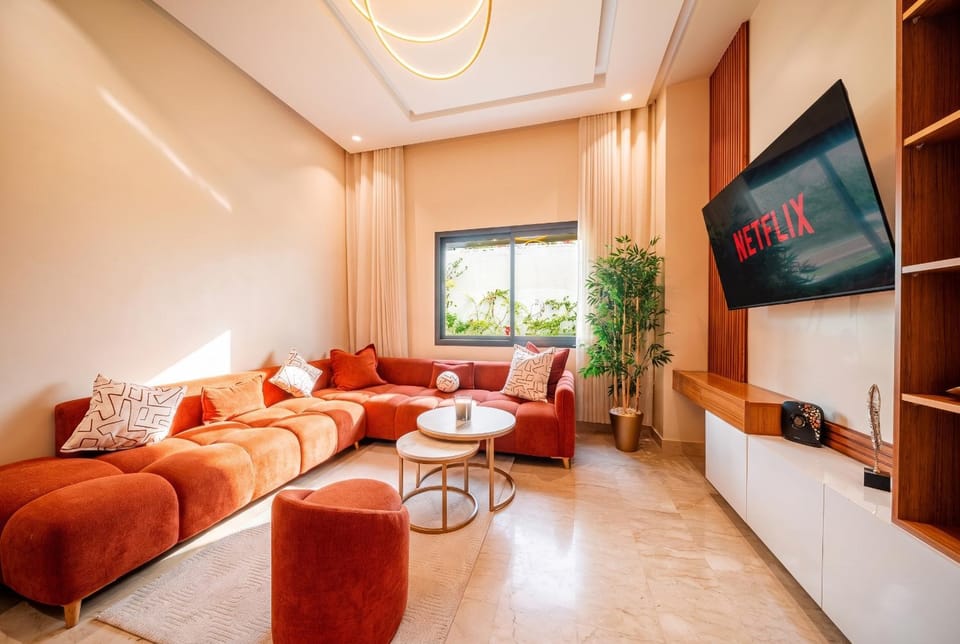 Communal lounge/ TV room, TV and multimedia, Living room, Seating area, Evening entertainment