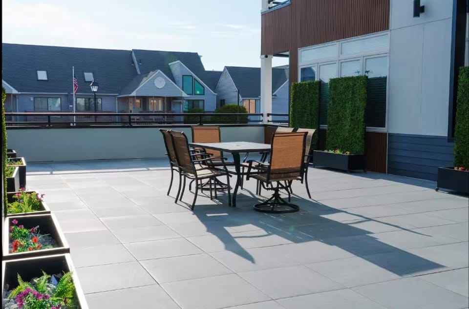Property building, Balcony/Terrace