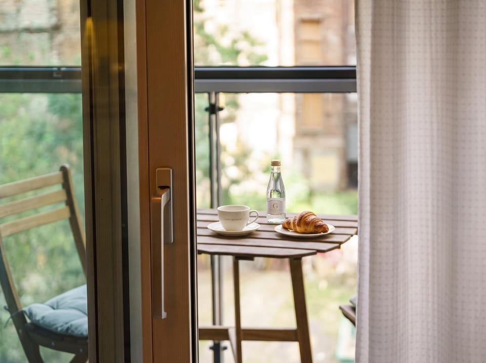 Patio, View (from property/room), Balcony/Terrace, Living room, Food and drinks, Seating area, Dining area, Food, Breakfast, Continental breakfast