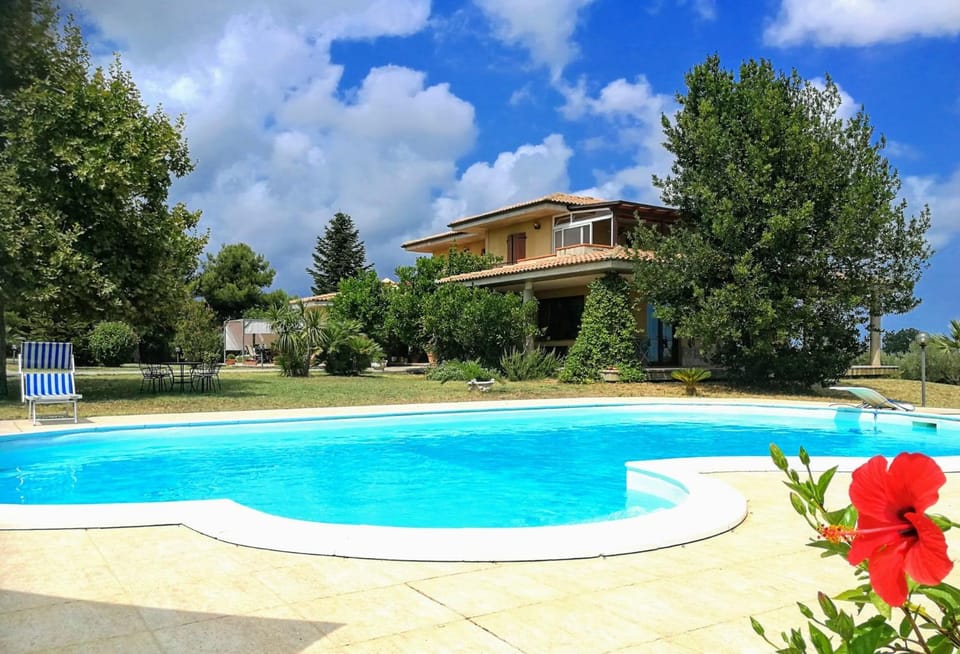 Domus aurea, tra mare e ulivi House in Abruzzo