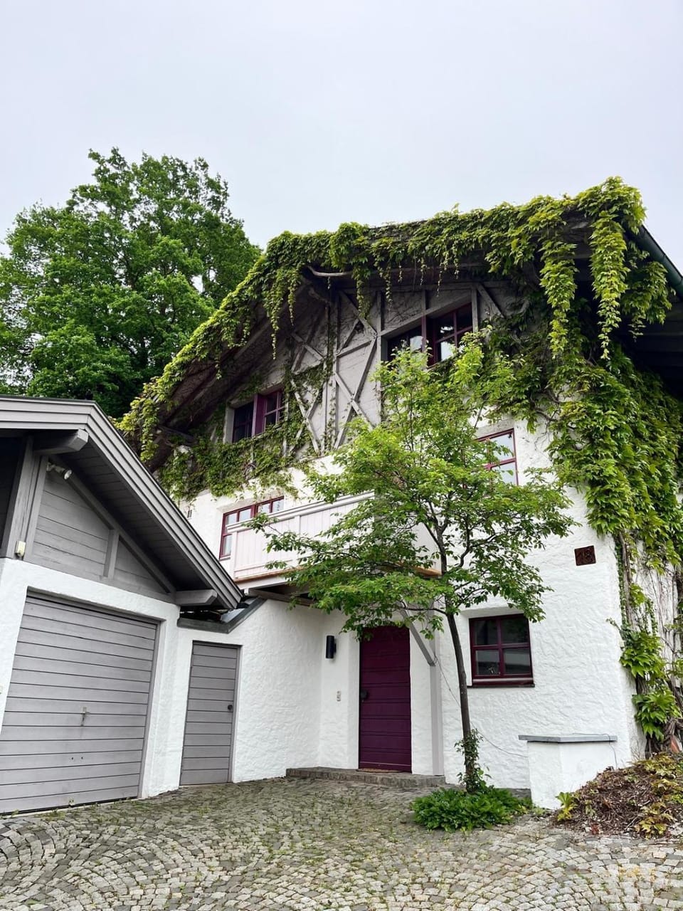 Property building, Facade/entrance