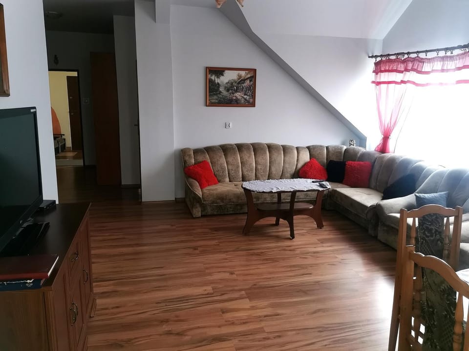 Communal lounge/ TV room, Living room, Seating area