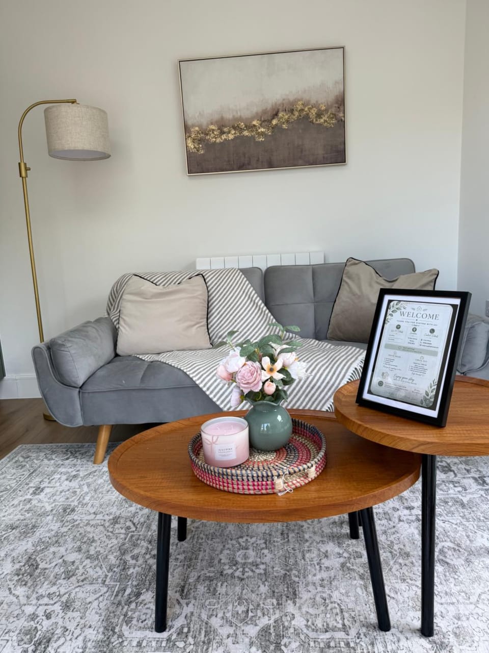 Gatwick located modern guesthouse with parking Apartment in Horley