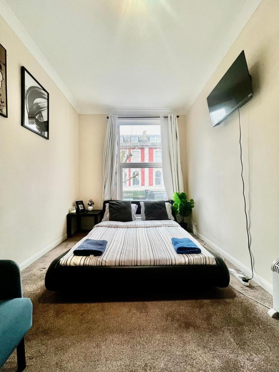 Apartment Sleeps 4 near Station Apartment in Croydon