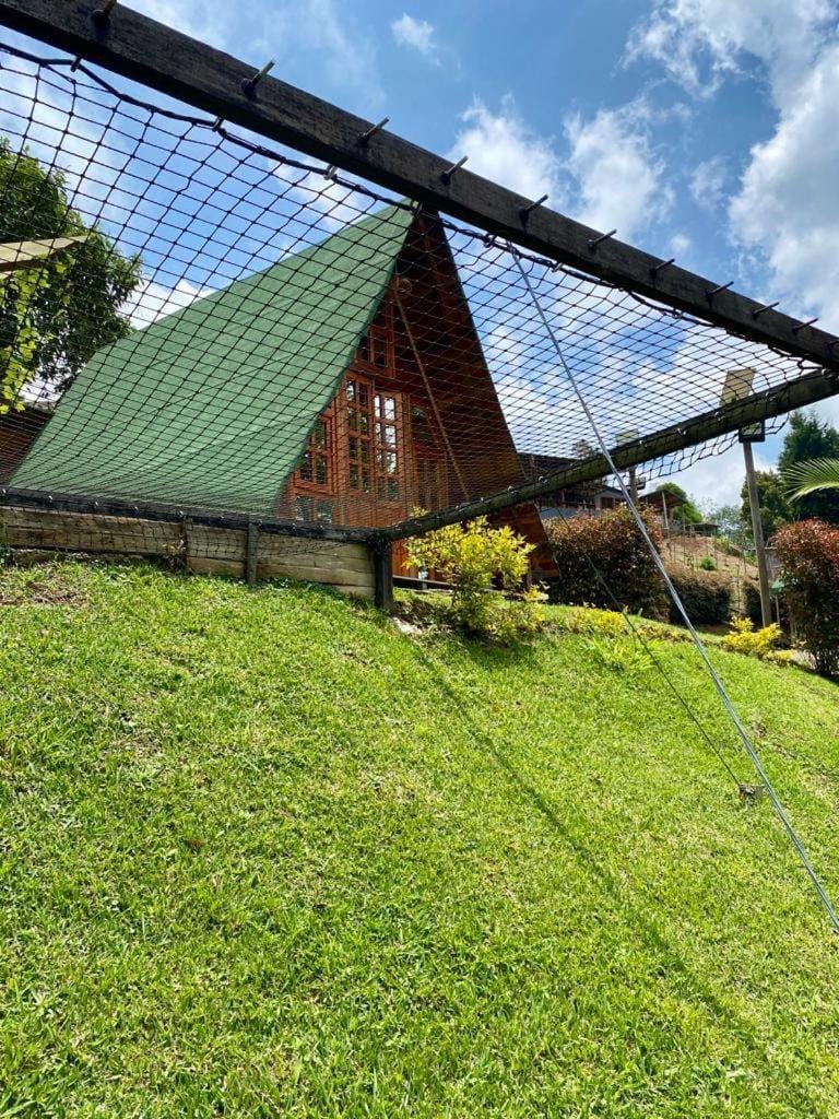 Cabaña chalet con jacuzzi privado, cerca de Medellín Campground/ 
RV Resort in Antioquia