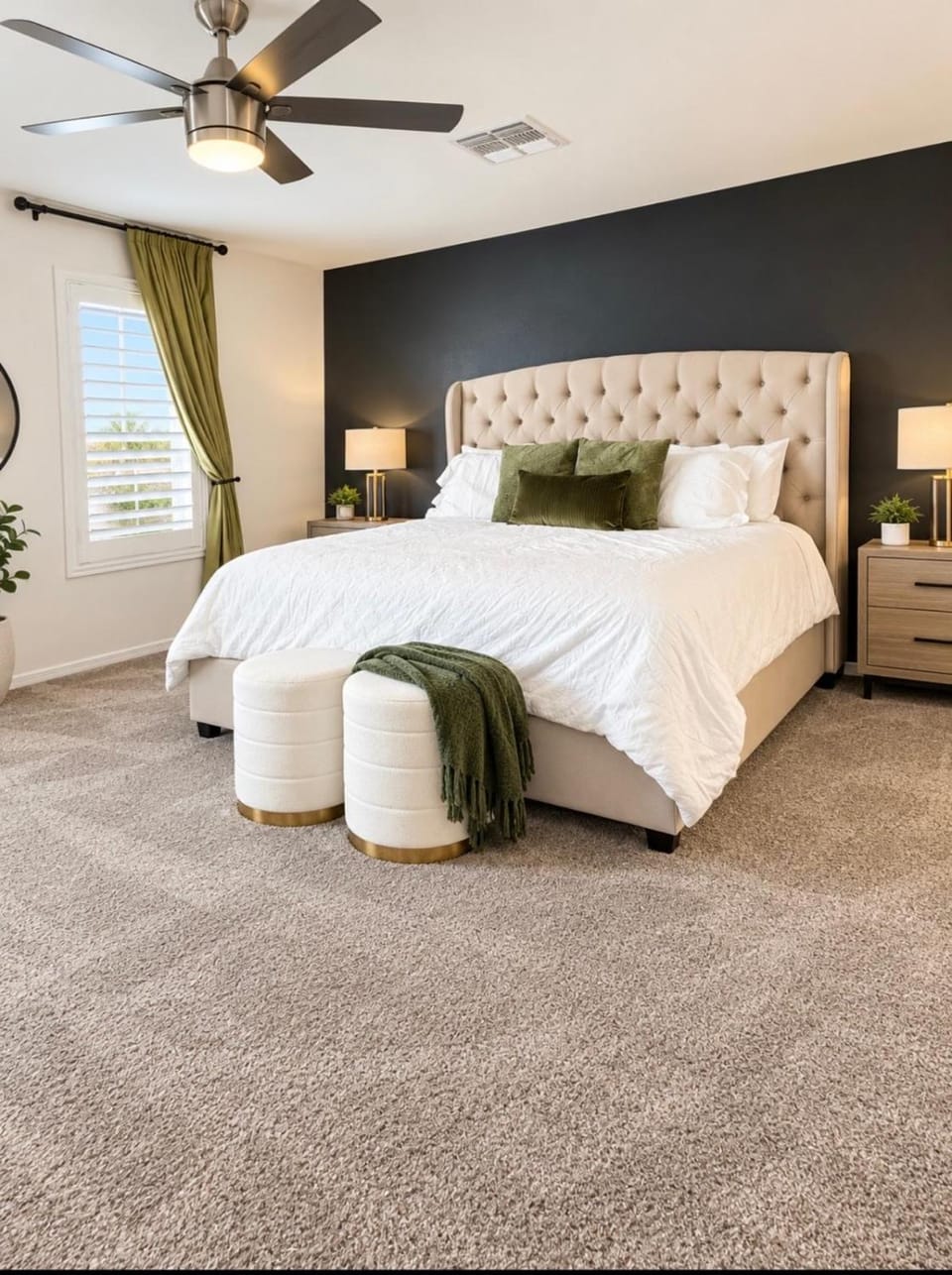spacious 2story home House in Avondale