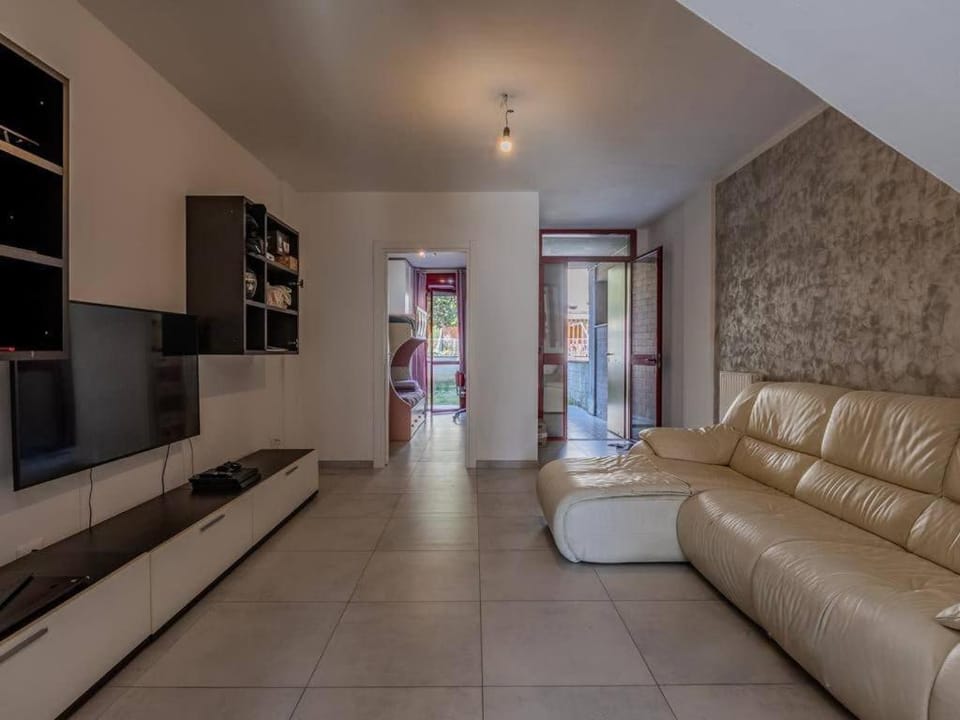 Olive Garden Ledge Apartment in Lazio