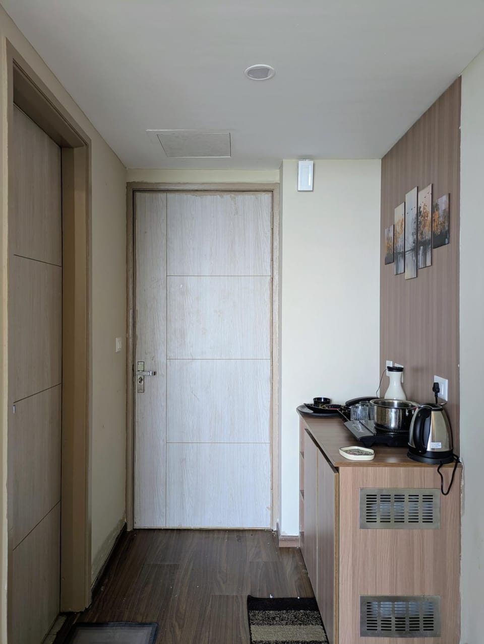 Classic Residence Apartment in Uttar Pradesh