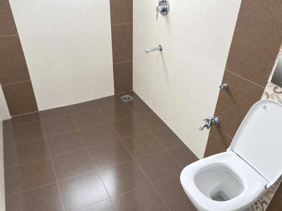 Room for Daily Rent Peelamedu - 3KMs from Airport Apartment in Coimbatore