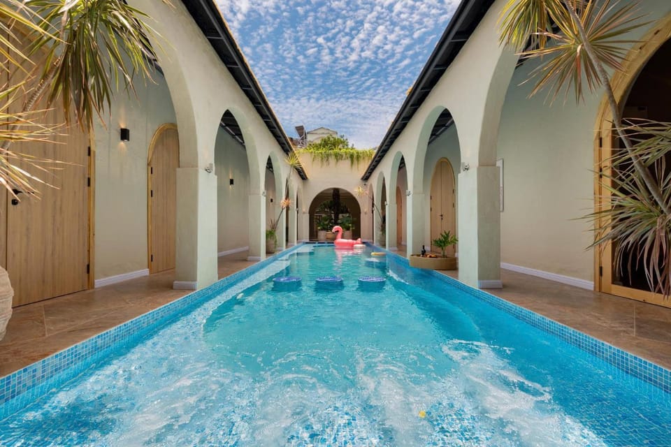 Hot Tub, Swimming pool