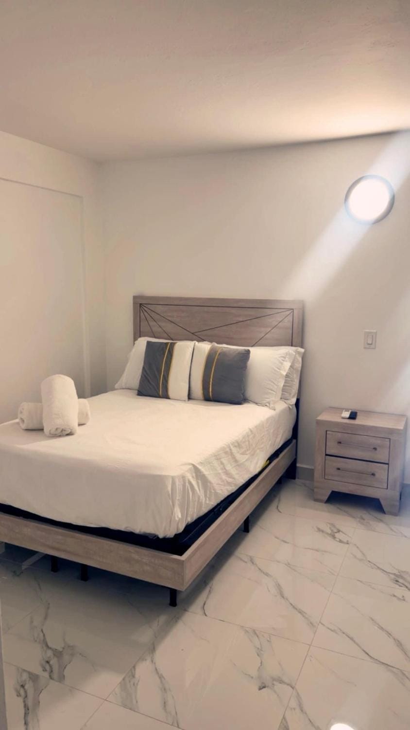 Modern Suite Near SJU Airport Water Reserve System Apartment in Carolina