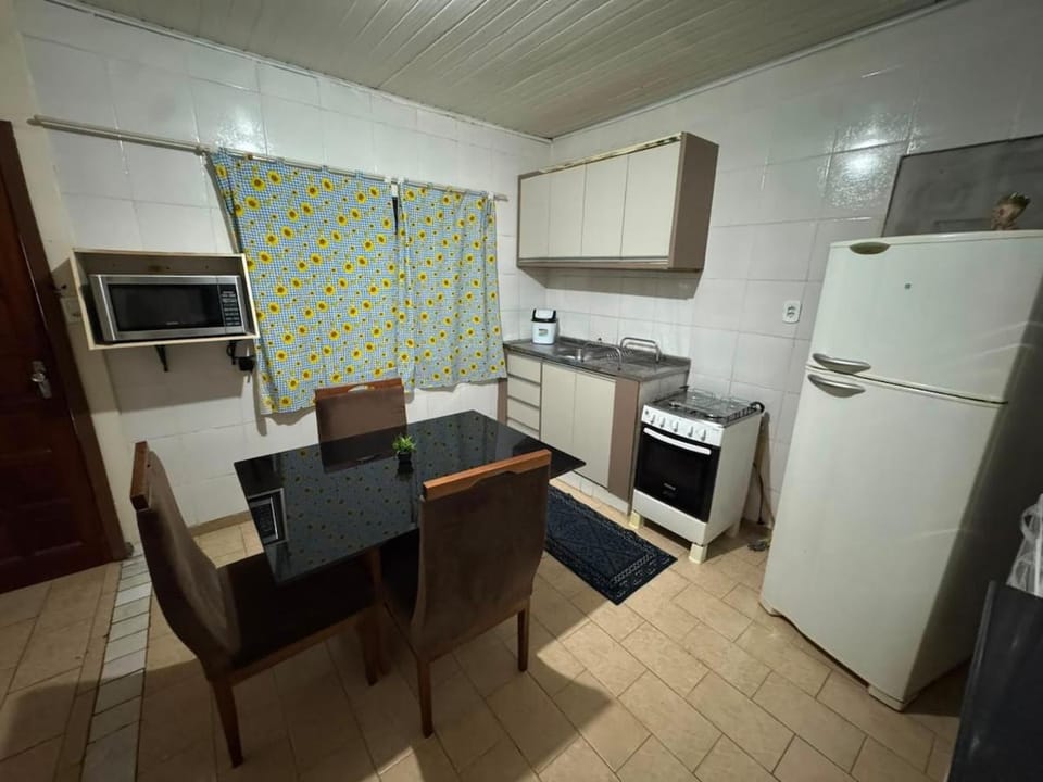 Dining area, oven, stove