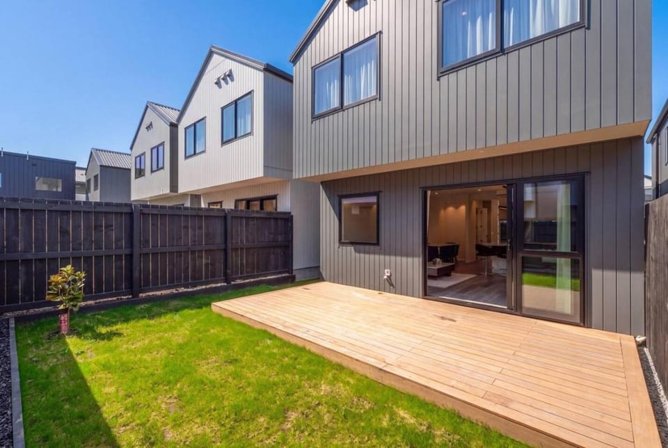 Stylish Hobsonville & Walk to the Beach House in Auckland