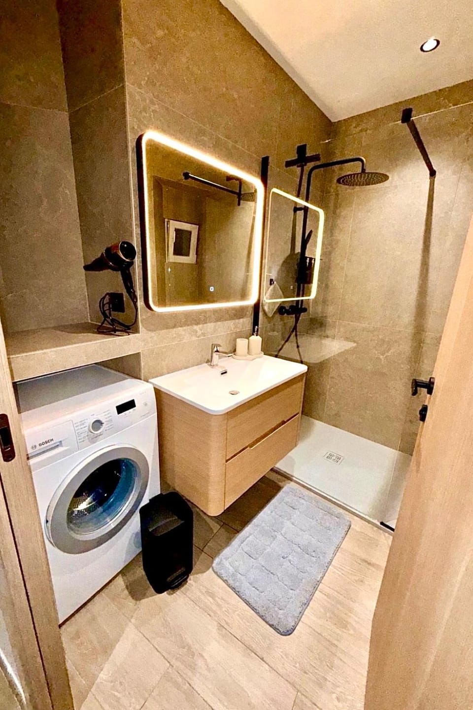 Shower, Bathroom, towels