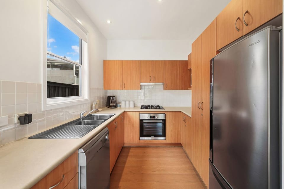 The Blue Whale Huskisson by Book Jervis Bay House in Huskisson