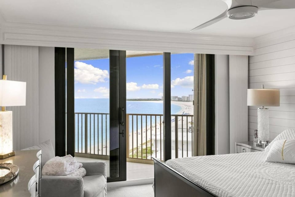 2Beds Views Gulf and Beachfront Apartment in Marco Island