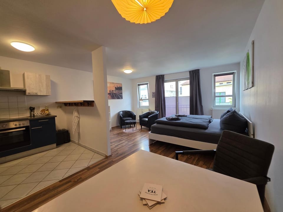 Bed, Kitchen or kitchenette, Living room, Photo of the whole room, Seating area, Dining area, Bedroom, stove