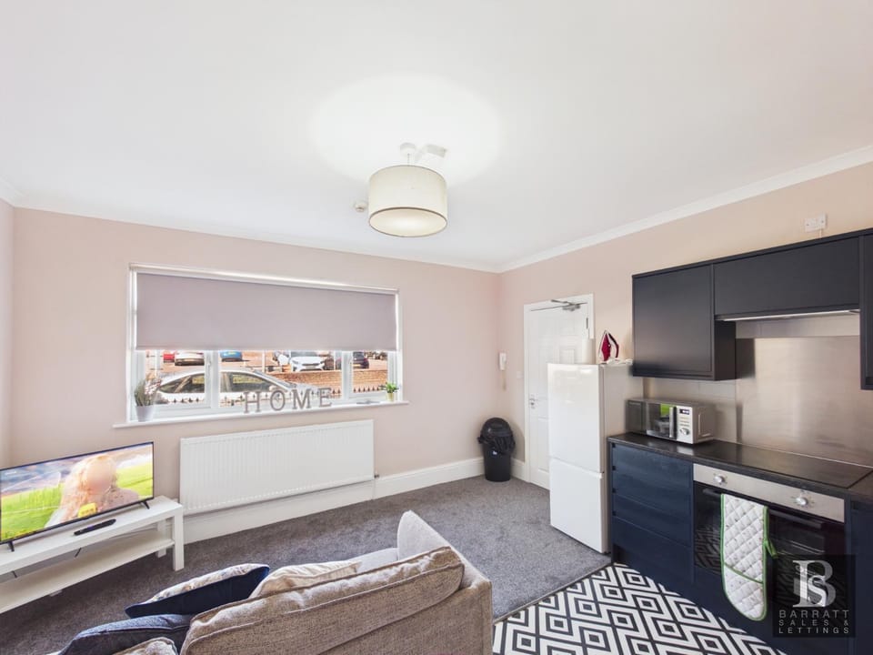 Swindon Town Centre - Station apartments - Flat 1 Apartment in Swindon