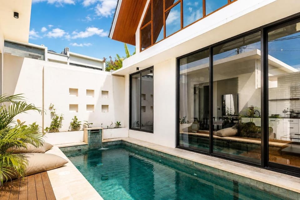 2BR Villa in Seminyak Private Pool & Mezzanine B10 Villa in North Kuta