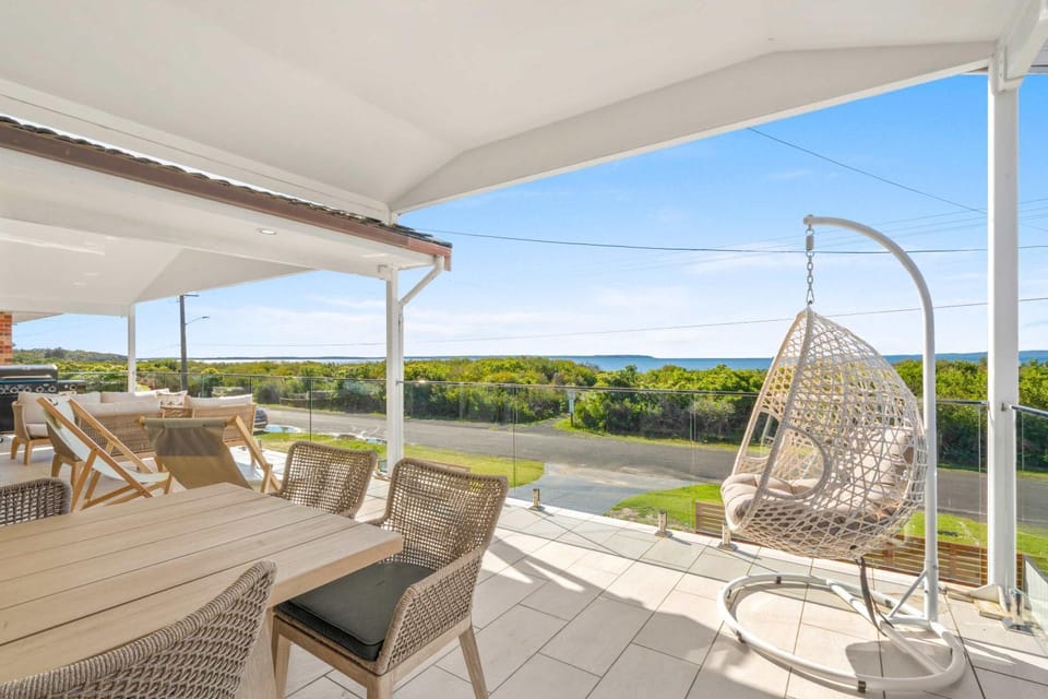 Callala Beach Walk House in Callala Bay