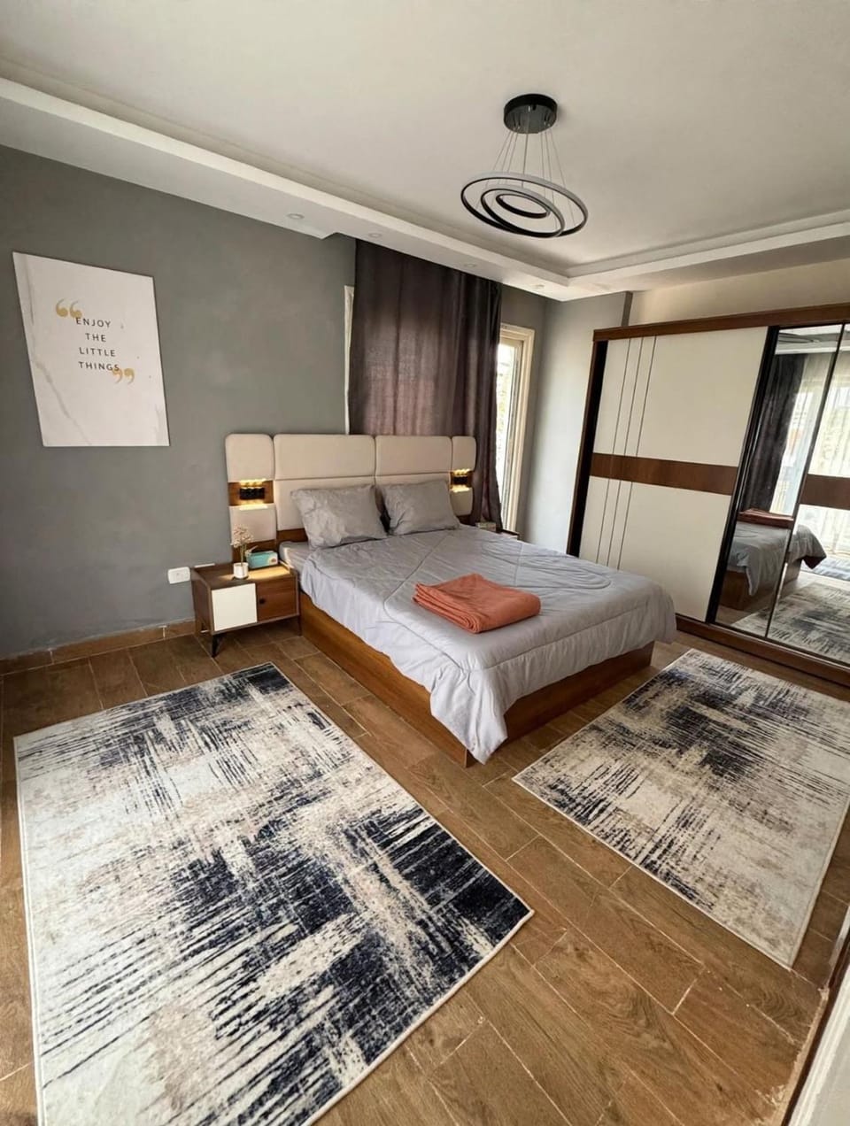 Bed, Photo of the whole room, Bedroom