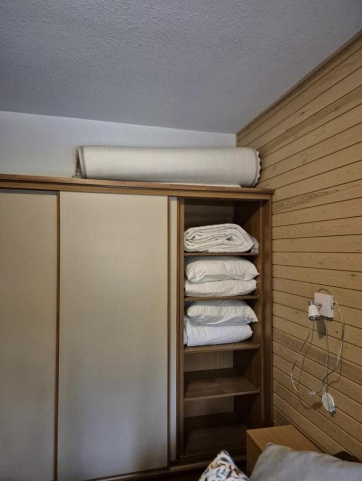 Bedroom, wardrobe