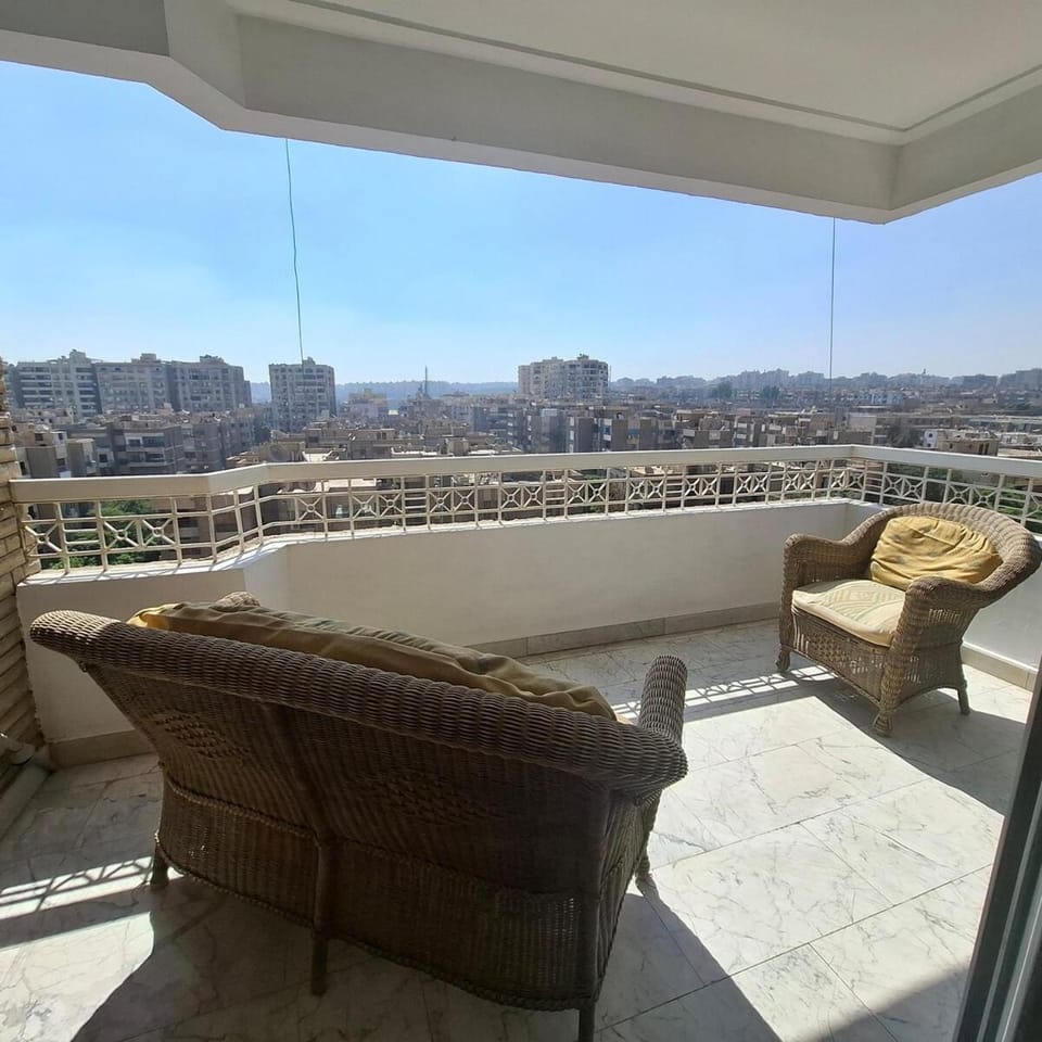 Spacious 3BR Apt on Main Hassan St Apartment in Cairo Governorate