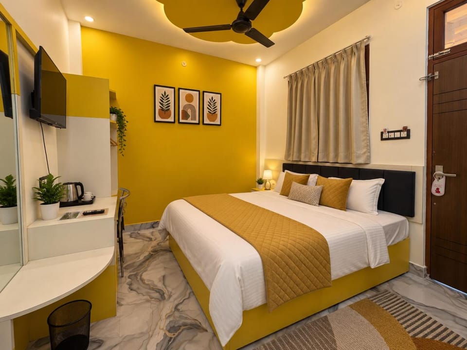 Bed, TV and multimedia, Photo of the whole room, Bedroom, wardrobe