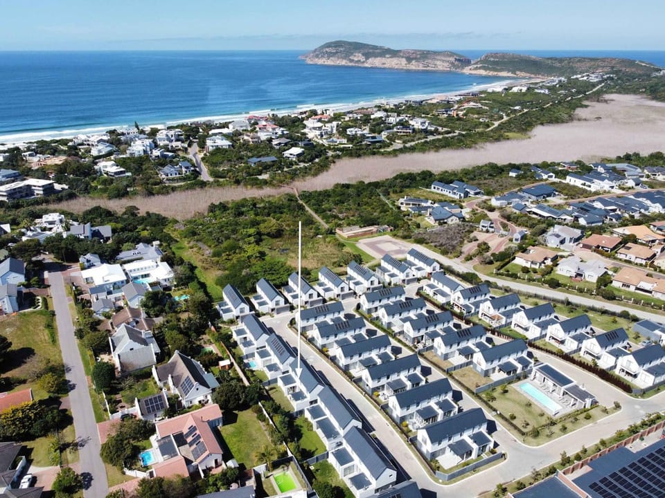 Boardwalk Hideaway 28 - Luxe 3BD Seaside Villa Villa in Plettenberg Bay