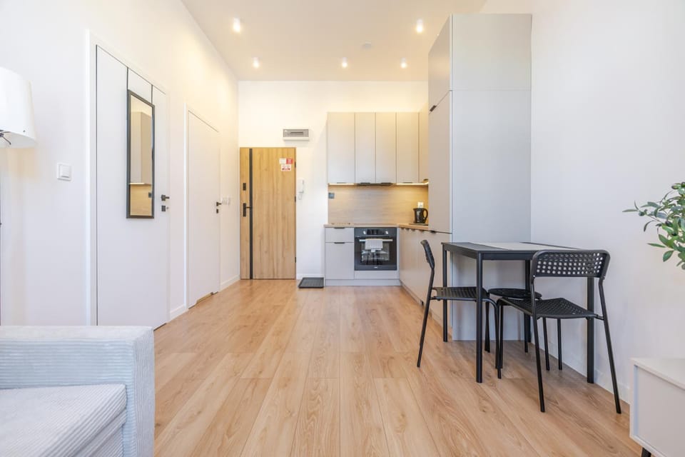 Kitchen or kitchenette, Dining area, oven, stove
