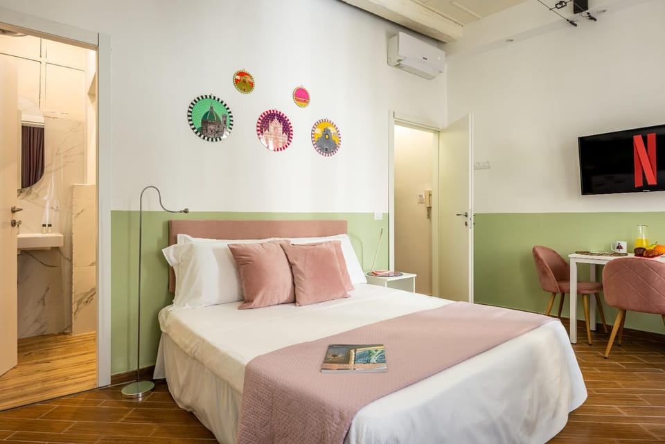 Bed, Photo of the whole room