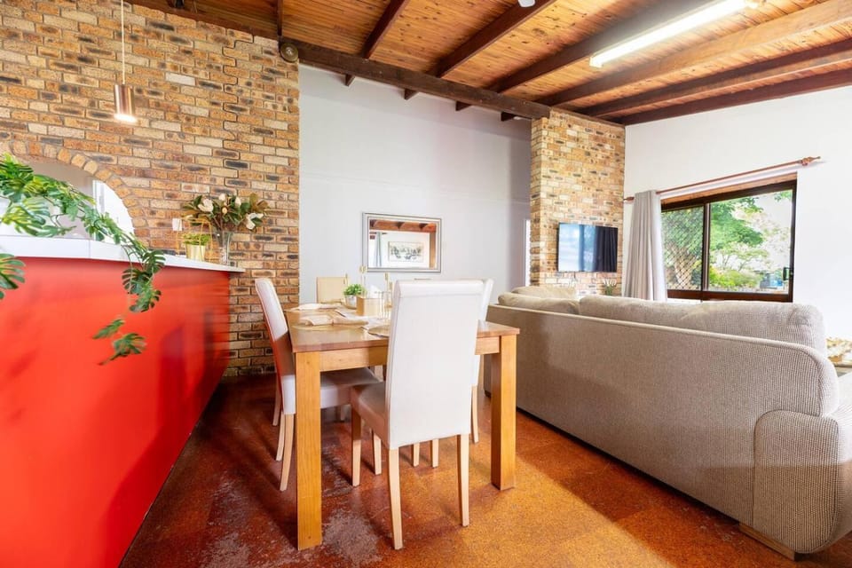 Loganholme Private Bedroom 5 Minutes to M1 For 2 Vacation rental in Loganholme