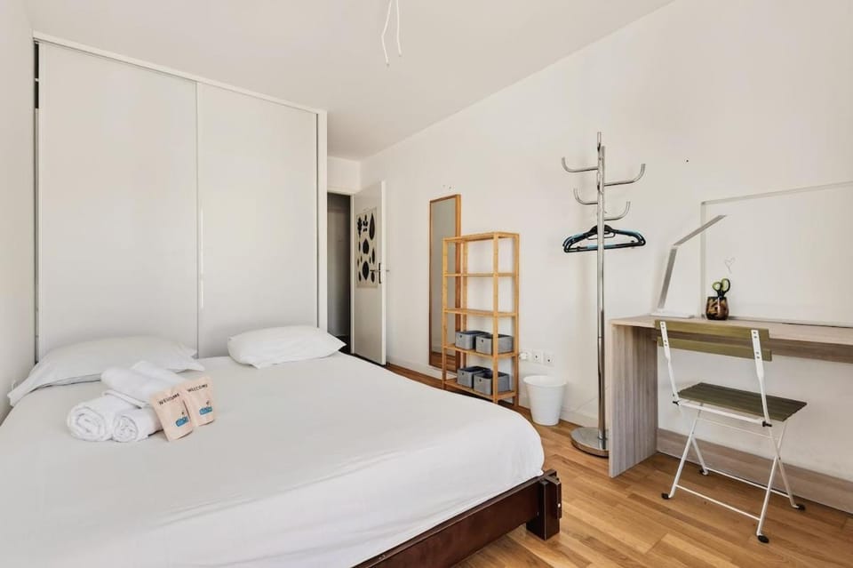 Charming 2BDR - RER A - Near Paris - Parking Apartment in Île-de-France