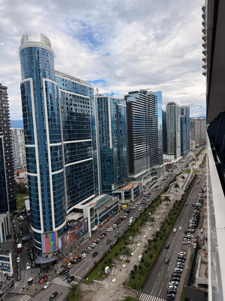 Property building, Day, Neighbourhood, Bird's eye view, City view, Location, Parking