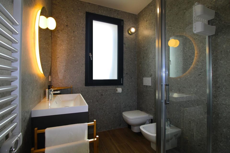 Shower, Toilet, Bathroom, bidet