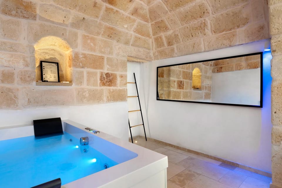 Bathroom, Living room