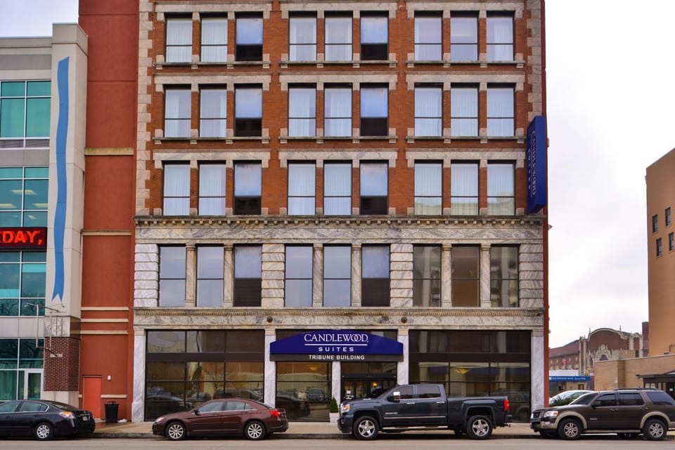 Property building, Day, Location