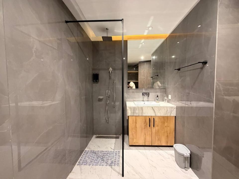 502, Luxury Royal, 2BHK at MyDen, 3 Private Balconies, Beautiful City Views, Bright, Airy & Sunlit, 2 Ensuite Bedrooms, Premium Furnishings, Infinity Terrace Pool, Urbana Market, Cafés & Dining Just Downstairs Apartment in Gurugram