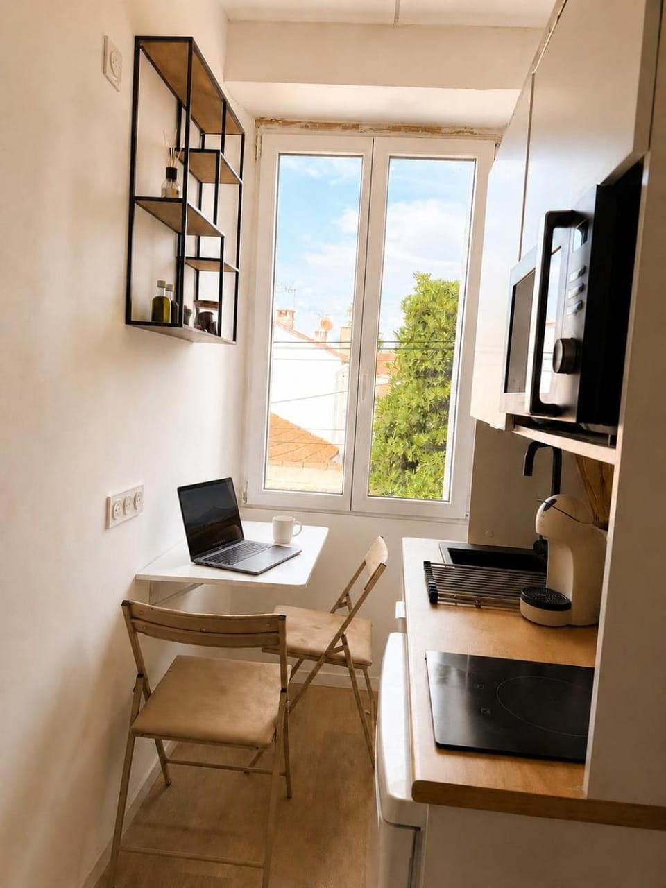 Studette bord de mer clim wifi espace de travail Apartment in La Seyne-sur-Mer