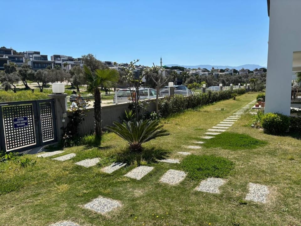 850m to the sea, Detached House with Pool, Shopping Mall in Front House in Aydın Province