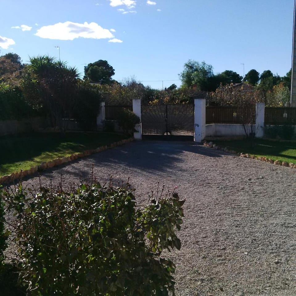 Chalet con piscina y mucha tranquilidad House in Valencian Community