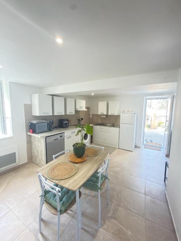 65 m2 avec terrasse & parking à 10 min de St-Émilion Apartment in Nouvelle-Aquitaine
