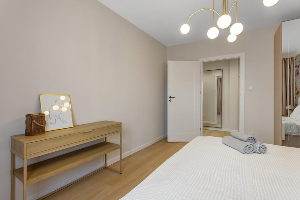 Bed, Photo of the whole room, Bedroom, towels, wardrobe