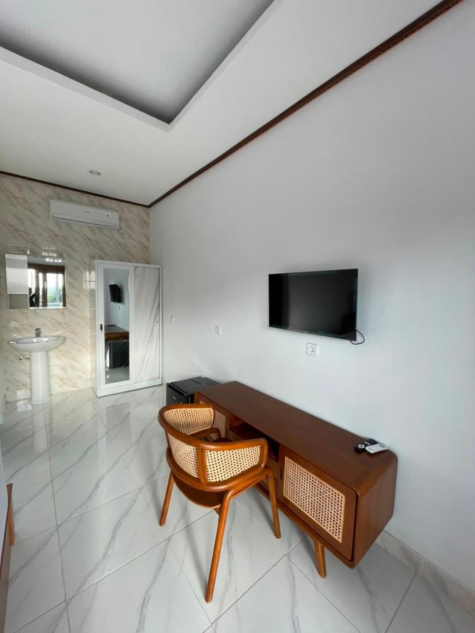 TV and multimedia, Seating area