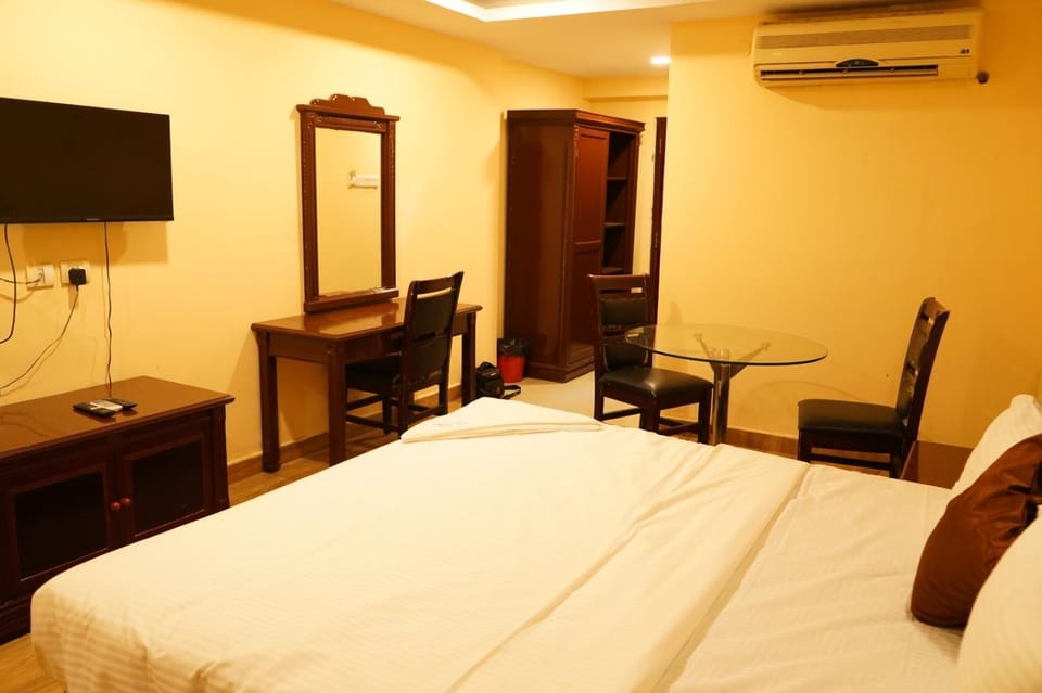 Hotel Grandeur ONV Grand Hotel in Hyderabad