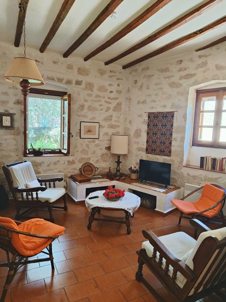 TV and multimedia, Living room, Seating area