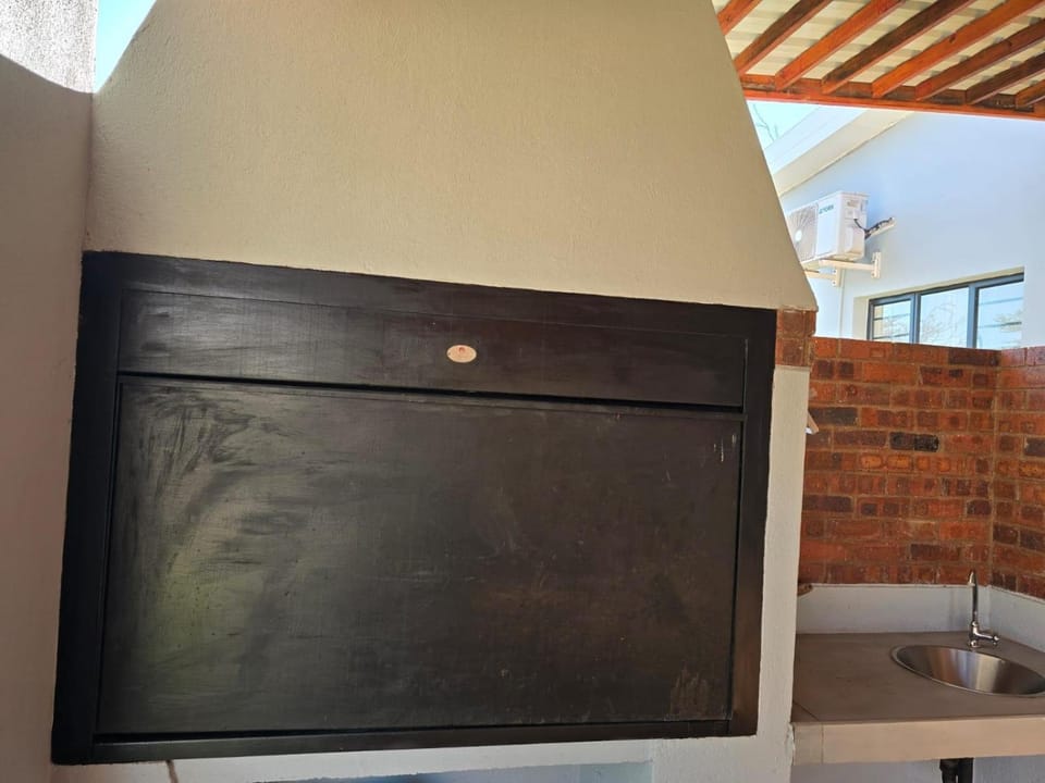 Abi Guesthouse Bed and Breakfast in North West, South Africa