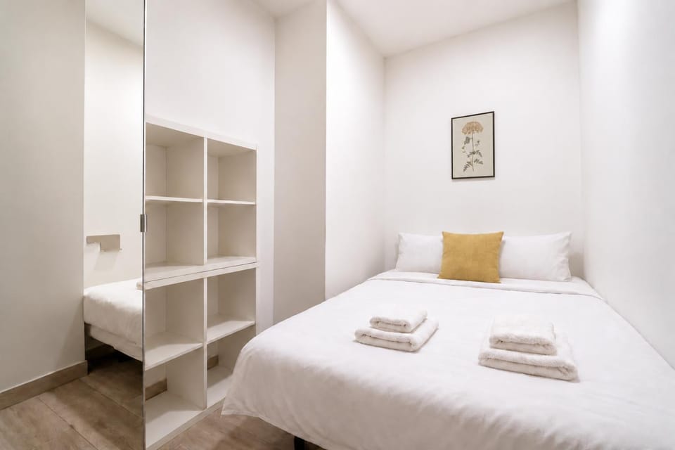 Bed, Bedroom, towels, wardrobe
